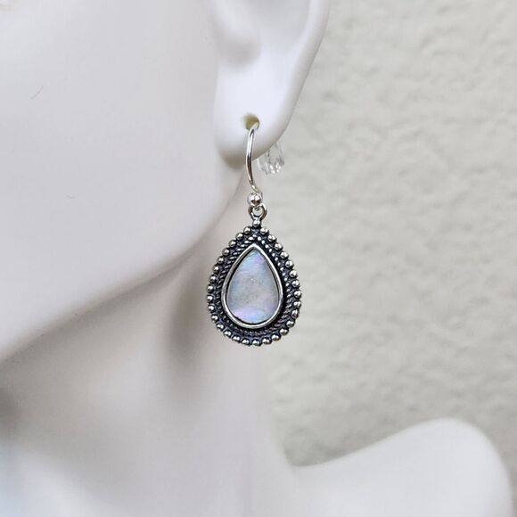 🔥⏭️NWOT Sterling Silver Mother of Pearl Dangling Drop Earrings - Picture 9 of 16